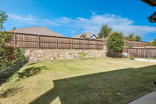 5708 Lake Jackson Drive, Fort Worth, TX 76126