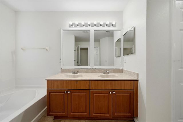 11441 CRESTLAKE VILLAGE, Riverview, FL 33569