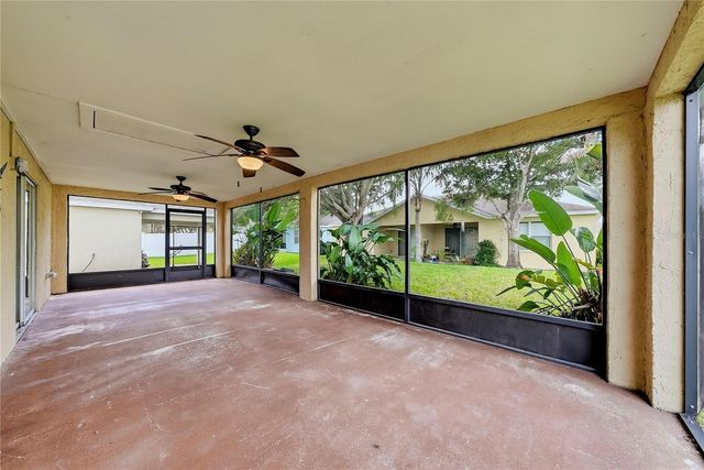 11441 CRESTLAKE VILLAGE, Riverview, FL 33569