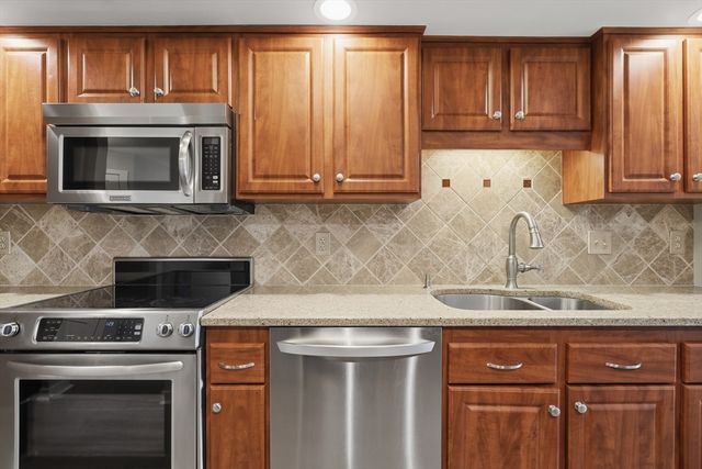 68 South Quinsigamond Avenue 4, Shrewsbury, MA 01545