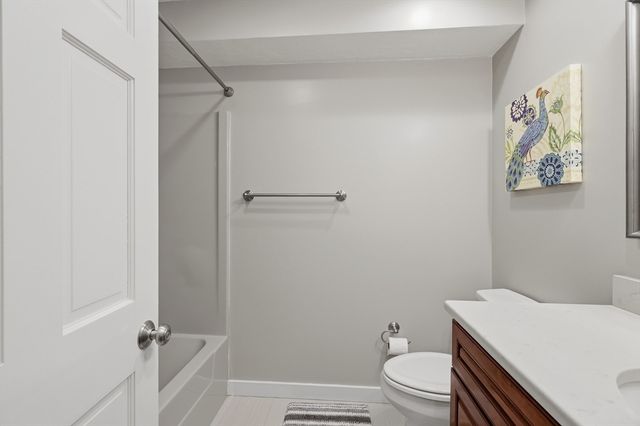 68 South Quinsigamond Avenue 4, Shrewsbury, MA 01545
