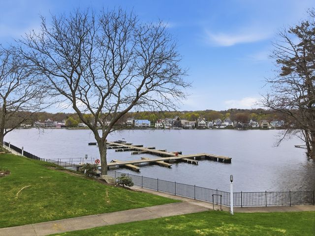 68 South Quinsigamond Avenue 4, Shrewsbury, MA 01545