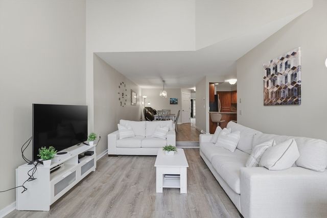 68 South Quinsigamond Avenue 4, Shrewsbury, MA 01545