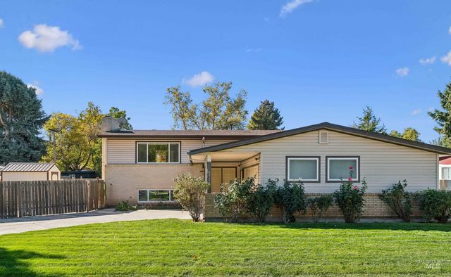8721 W San Anita Drive, Boise, ID 83704 property photo