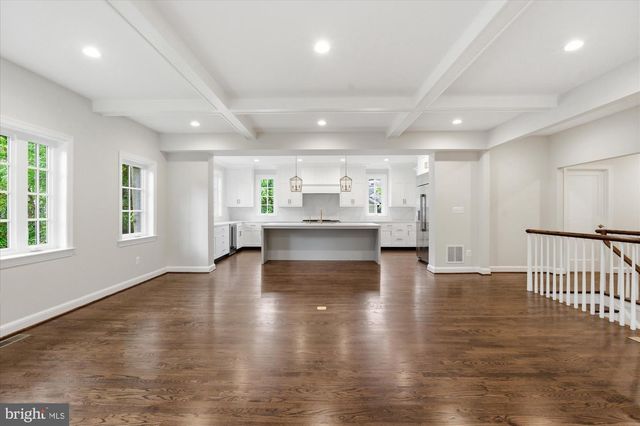 7825 OLDCHESTER RD, Bethesda, MD 20817