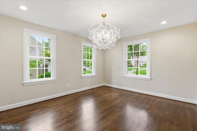7825 OLDCHESTER RD, Bethesda, MD 20817