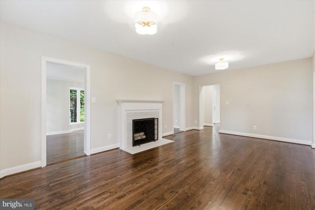 7825 OLDCHESTER RD, Bethesda, MD 20817