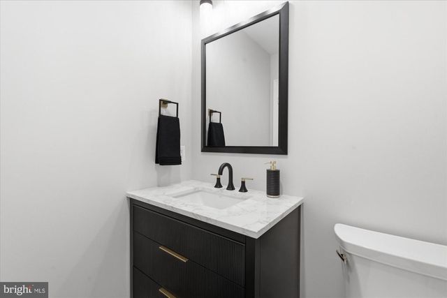 7825 OLDCHESTER RD, Bethesda, MD 20817