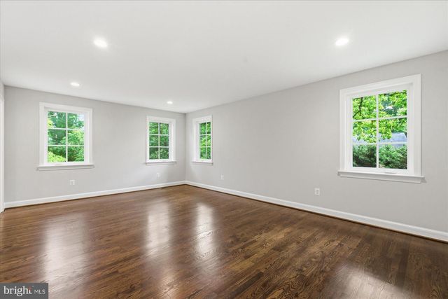 7825 OLDCHESTER RD, Bethesda, MD 20817