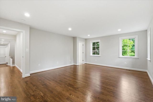 7825 OLDCHESTER RD, Bethesda, MD 20817