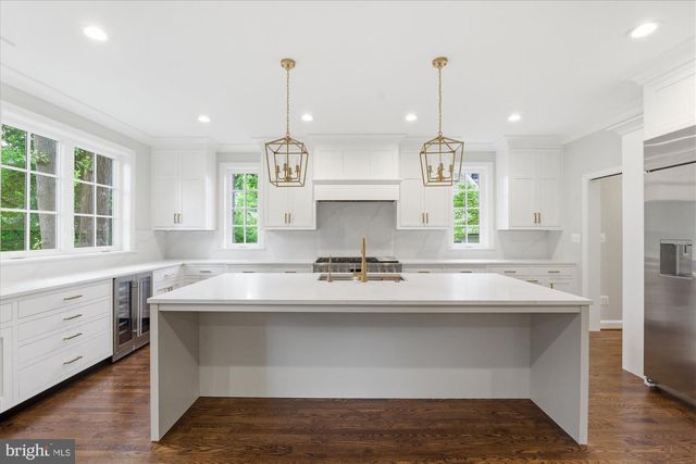 7825 OLDCHESTER RD, Bethesda, MD 20817