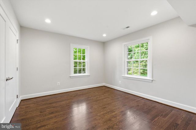 7825 OLDCHESTER RD, Bethesda, MD 20817