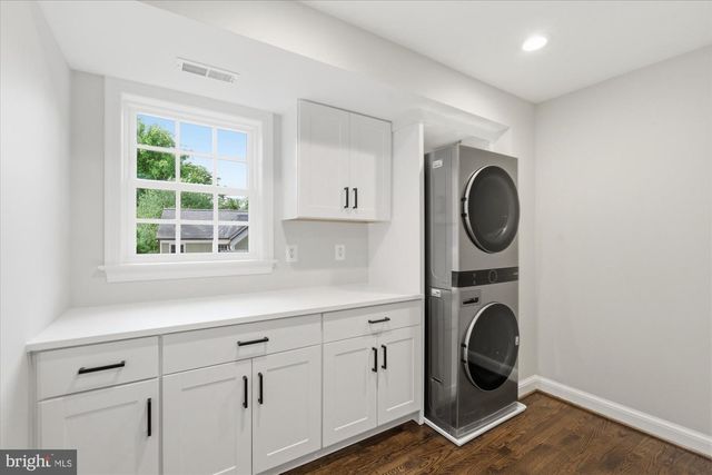 7825 OLDCHESTER RD, Bethesda, MD 20817