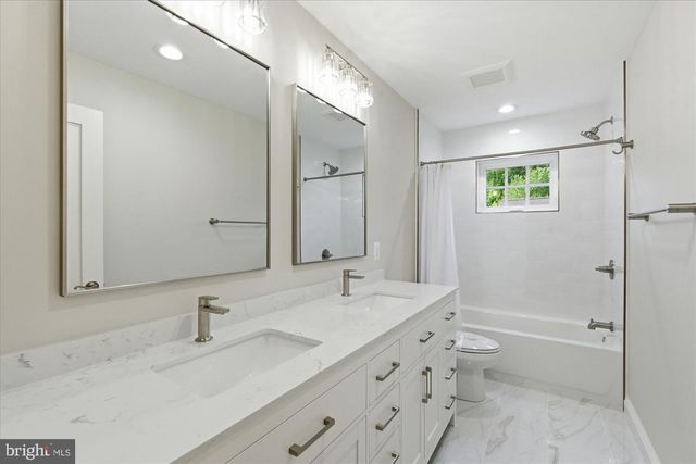 7825 OLDCHESTER RD, Bethesda, MD 20817