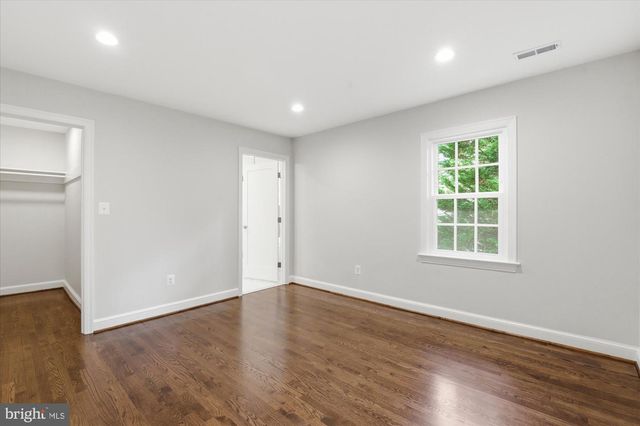 7825 OLDCHESTER RD, Bethesda, MD 20817