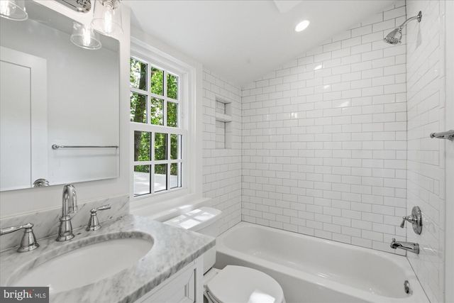 7825 OLDCHESTER RD, Bethesda, MD 20817