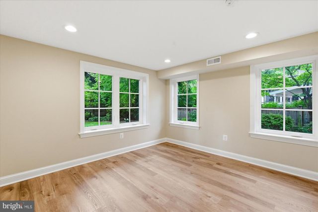 7825 OLDCHESTER RD, Bethesda, MD 20817
