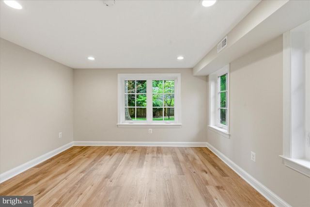7825 OLDCHESTER RD, Bethesda, MD 20817