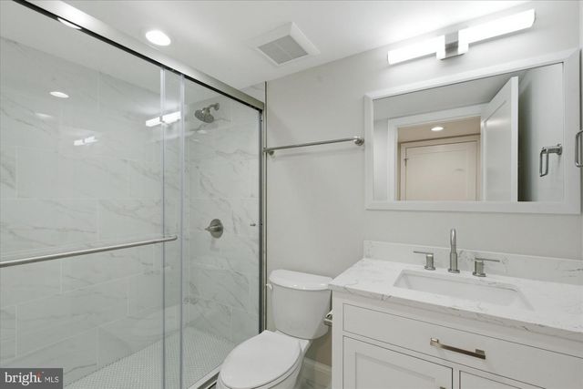 7825 OLDCHESTER RD, Bethesda, MD 20817