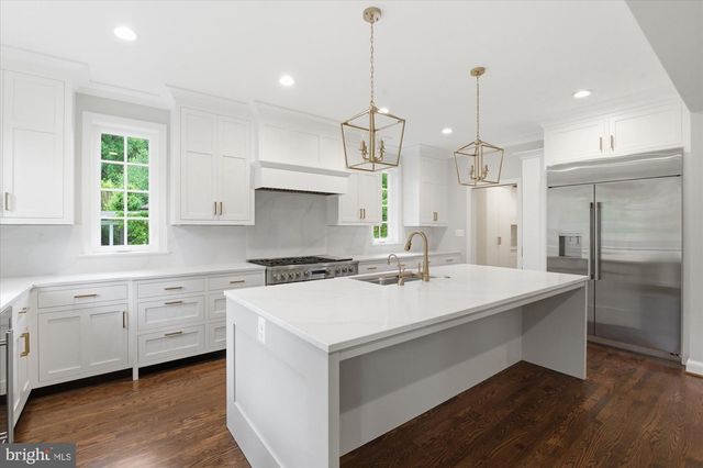 7825 OLDCHESTER RD, Bethesda, MD 20817
