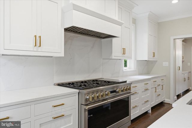7825 OLDCHESTER RD, Bethesda, MD 20817