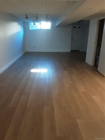 76-25 167th Street WHOLE HOUSE, Fresh Meadows, NY 11366