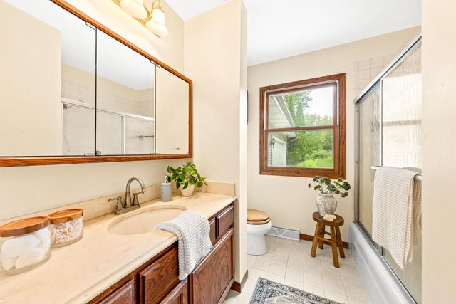 S100W31478 County Road LO, Mukwonago, WI 53149