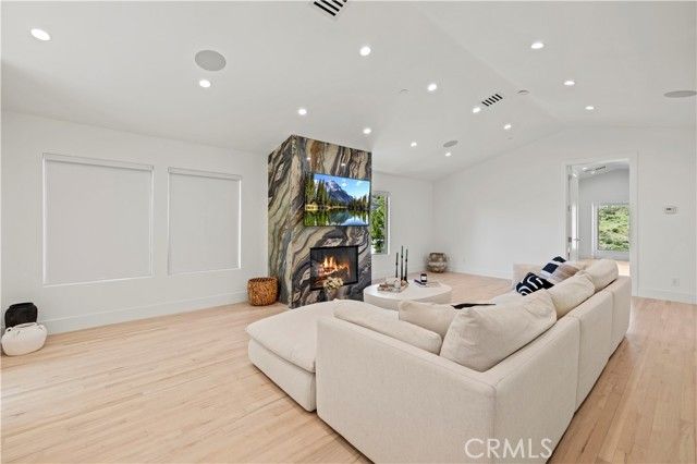 7628 Airlie, Tujunga (los Angeles), CA 91042