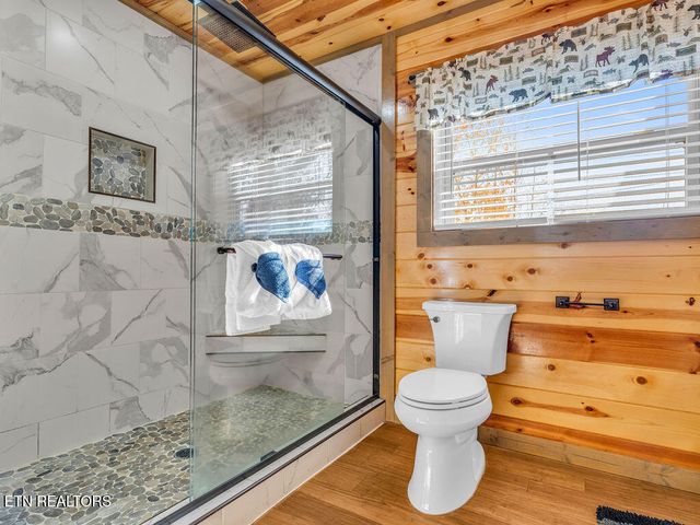 1041 Vista Drive, Gatlinburg, TN 37738