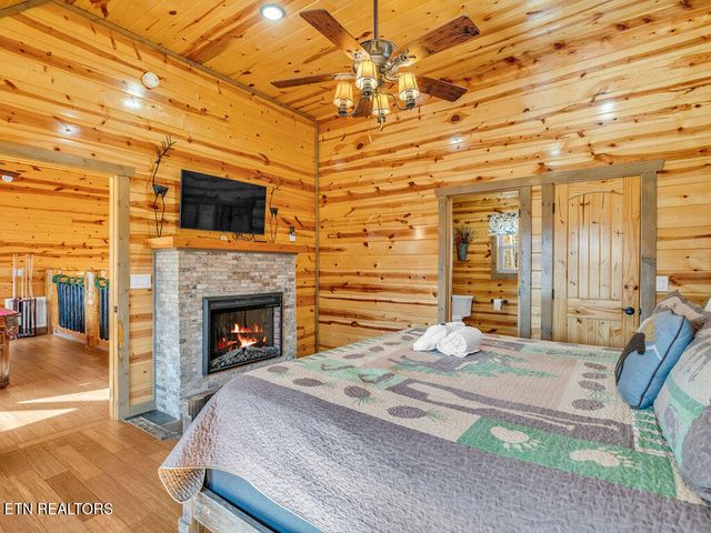 1041 Vista Drive, Gatlinburg, TN 37738