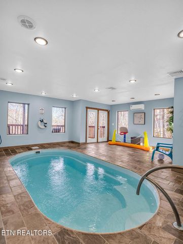 1041 Vista Drive, Gatlinburg, TN 37738