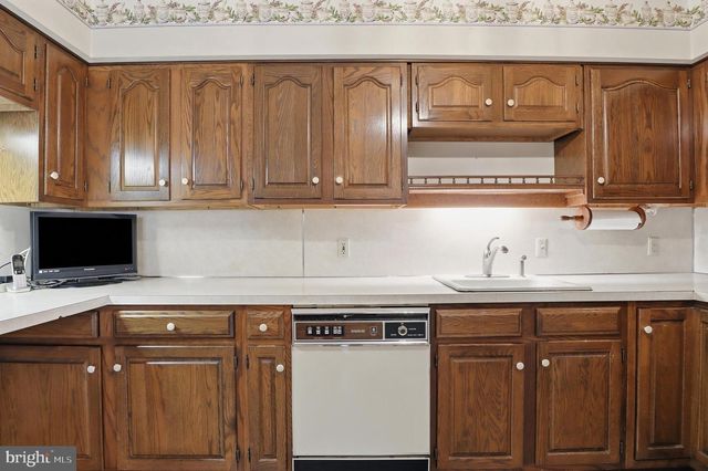 220 KENNEDY CT, Hanover, PA 17331