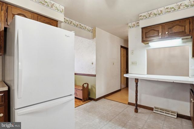 220 KENNEDY CT, Hanover, PA 17331