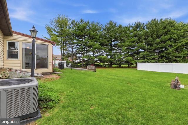 220 KENNEDY CT, Hanover, PA 17331