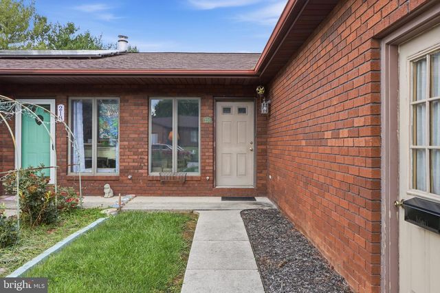 220 KENNEDY CT, Hanover, PA 17331