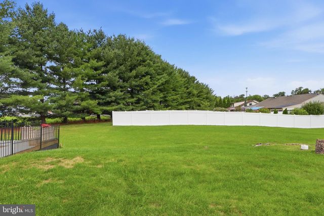 220 KENNEDY CT, Hanover, PA 17331