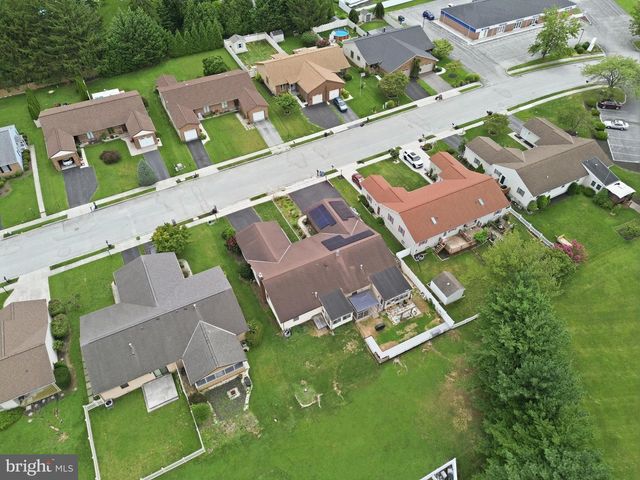 220 KENNEDY CT, Hanover, PA 17331