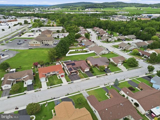 220 KENNEDY CT, Hanover, PA 17331