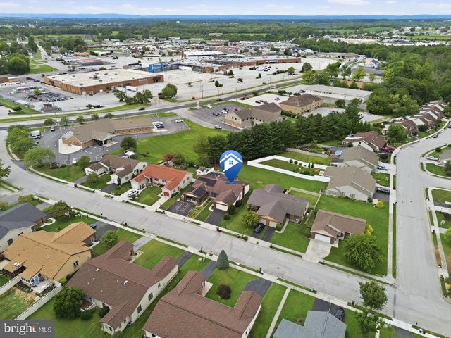 220 KENNEDY CT, Hanover, PA 17331