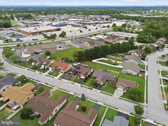 220 KENNEDY CT, Hanover, PA 17331