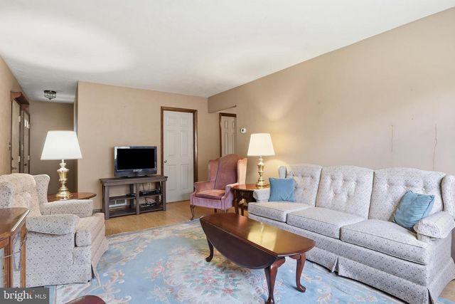 220 KENNEDY CT, Hanover, PA 17331
