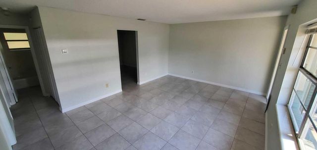 2584 Seneca Avenue, Fort Pierce, FL 34946