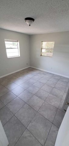 2584 Seneca Avenue, Fort Pierce, FL 34946