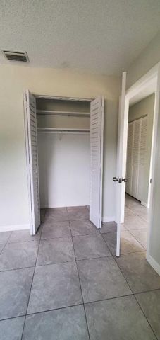 2584 Seneca Avenue, Fort Pierce, FL 34946