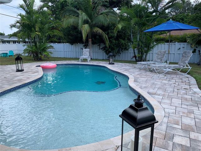 1901 39TH STREET W, Bradenton, FL 34205