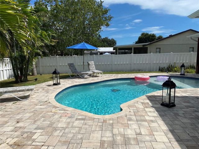 1901 39TH STREET W, Bradenton, FL 34205