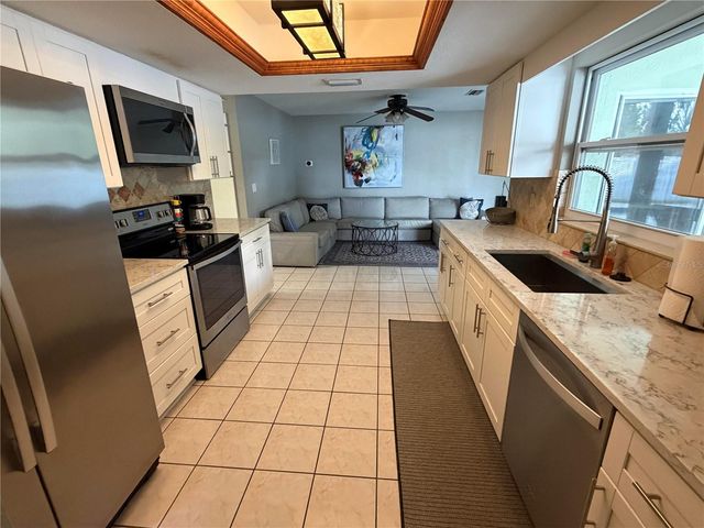 1901 39TH STREET W, Bradenton, FL 34205
