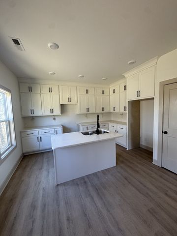 403 Hidden Valley Cir, Mcminnville, TN 37110