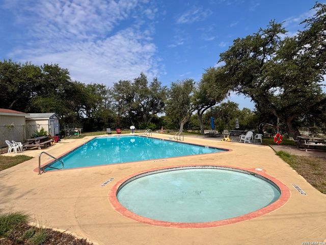 462 W OVERLOOK DR, Canyon Lake, TX 78133