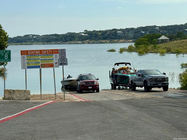 462 W OVERLOOK DR, Canyon Lake, TX 78133